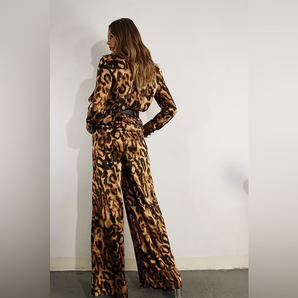 119. LAST 1! MULLA 🛑AT COST Straight Leg Pants Blouse Leopard - Picture 3 of 8